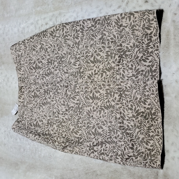 Christopher & Banks Beige Leaf Print Denim Pencil Skirt Size 8 & 4 New With Tags - Picture 3 of 3